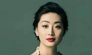 宗馥莉亮出两证，闹剧落幕！