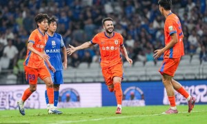 三度领先三度被扳平！中超-卡扎戴帽 申花3-3泰山落后榜首3分